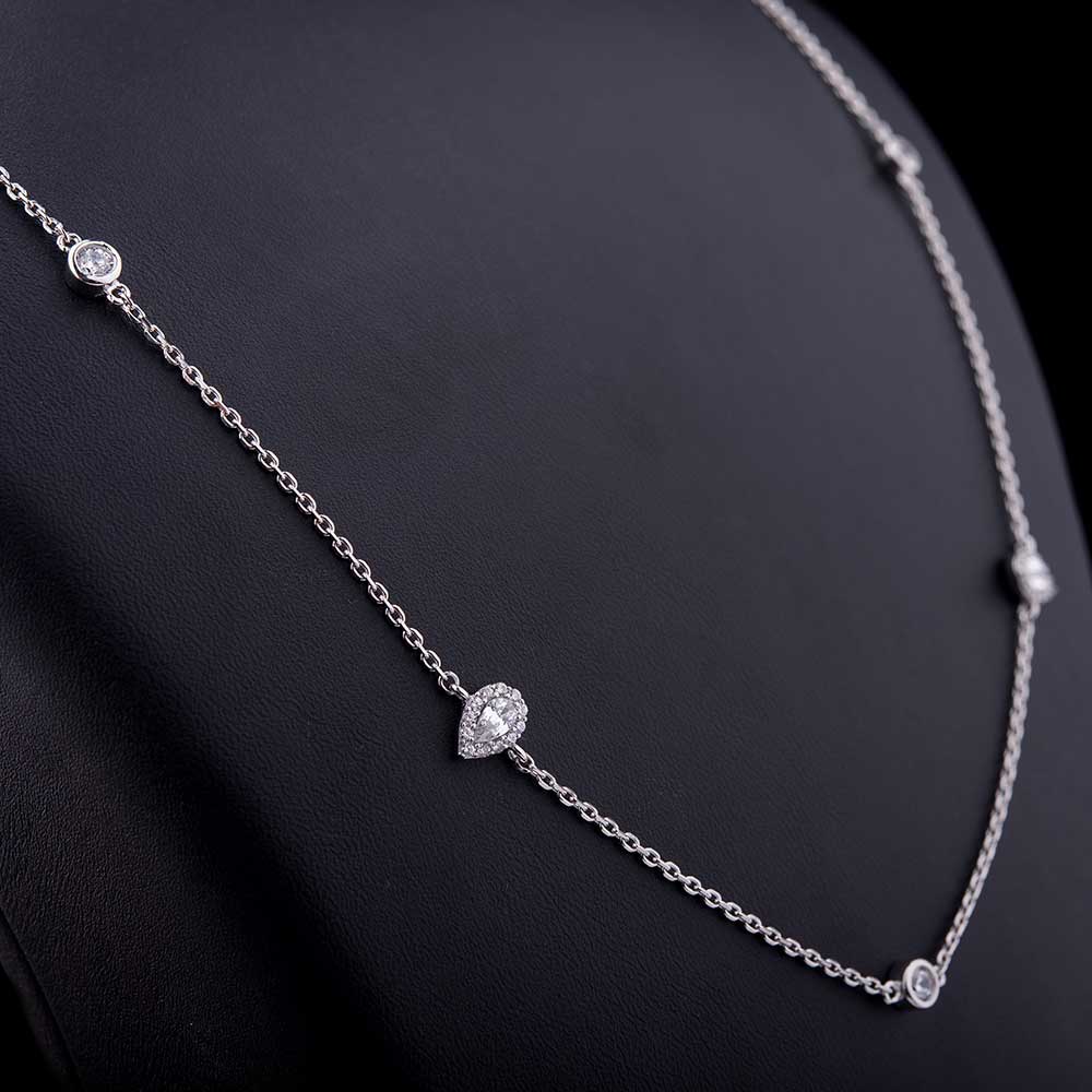 

Серебряное колье с фианитами 18300, 18300