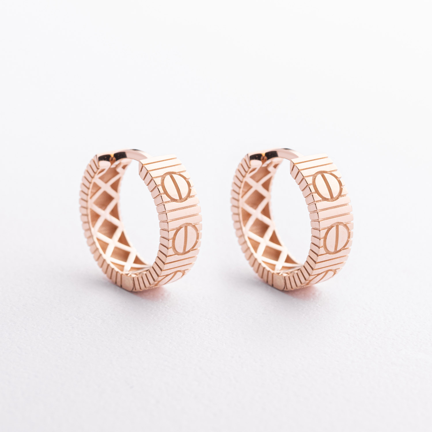 

Золотые серьги - кольца "Love" с09623, с09623