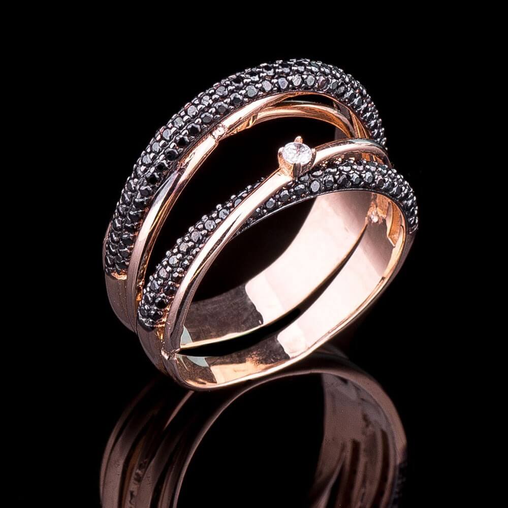 Кольцо золотое с черным камнем женское