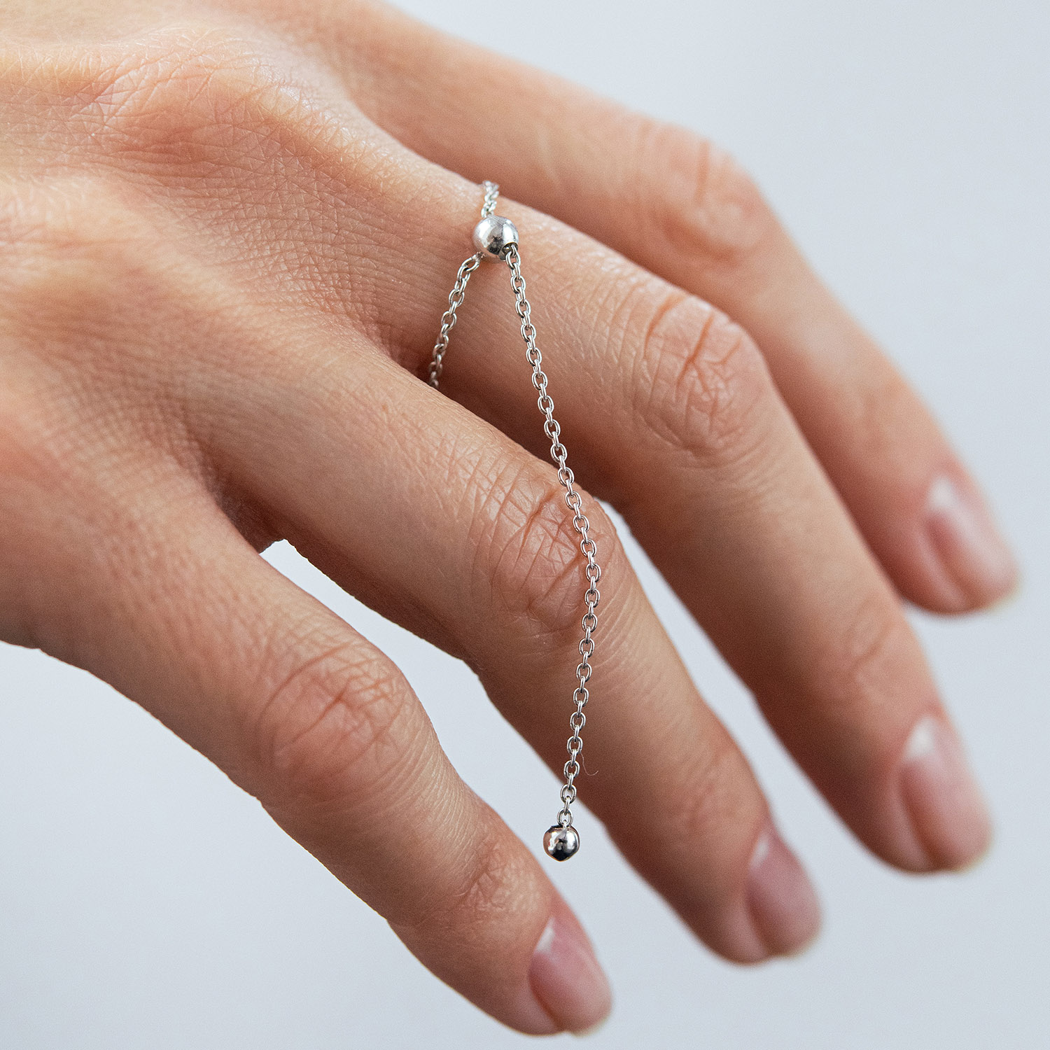 

Серебряное кольцо "Шарик на цепочке" 901-01625, 901-01625