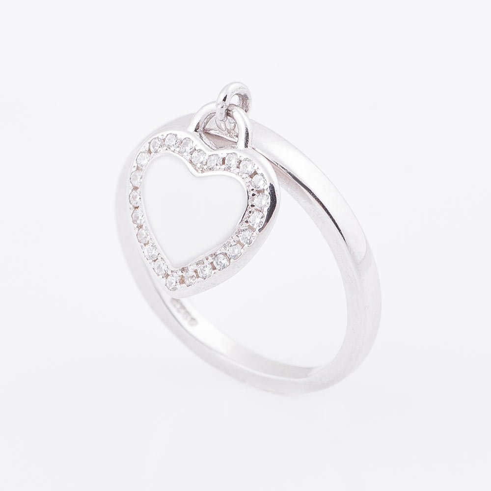 Серебряное кольцо сердечко с фианитами от ювелирного магазина Оникс