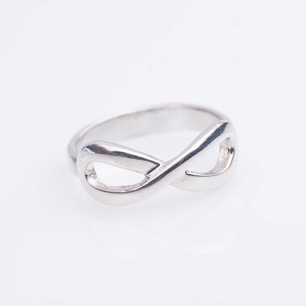 Серебряное кольцо Бесконечность1 от ювелирного магазина Оникс