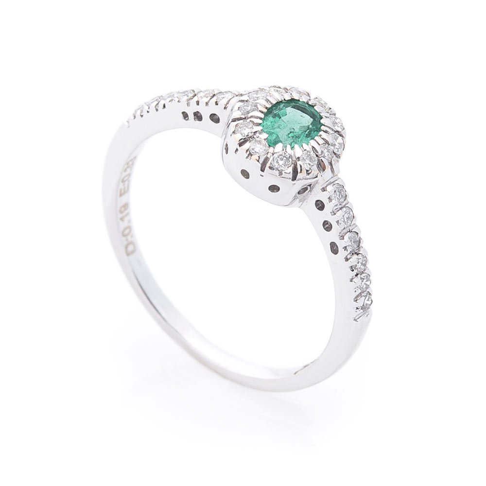 Помолвочное кольцо с бриллиантами и изумрудом от ювелирного магазина Оникс