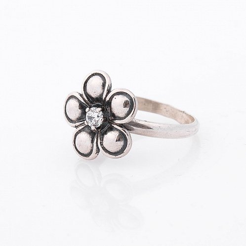 Серебряное кольцо Цветок (фианит от ювелирного магазина Оникс
