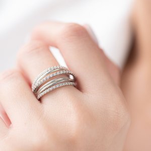 Серебряное кольцо с фианитами - Интернет магазин Оникс