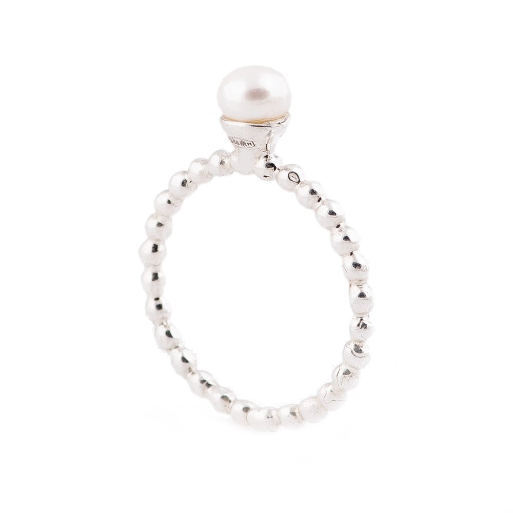 Женское кольцо с жемчугом от ювелирного магазина Оникс