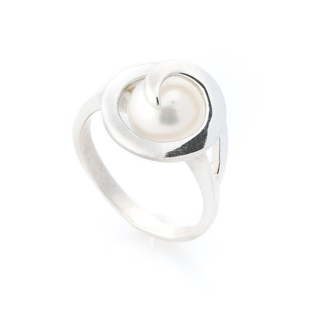 Серебряное кольцо с культ. пресн. жемчугом от ювелирного магазина Оникс