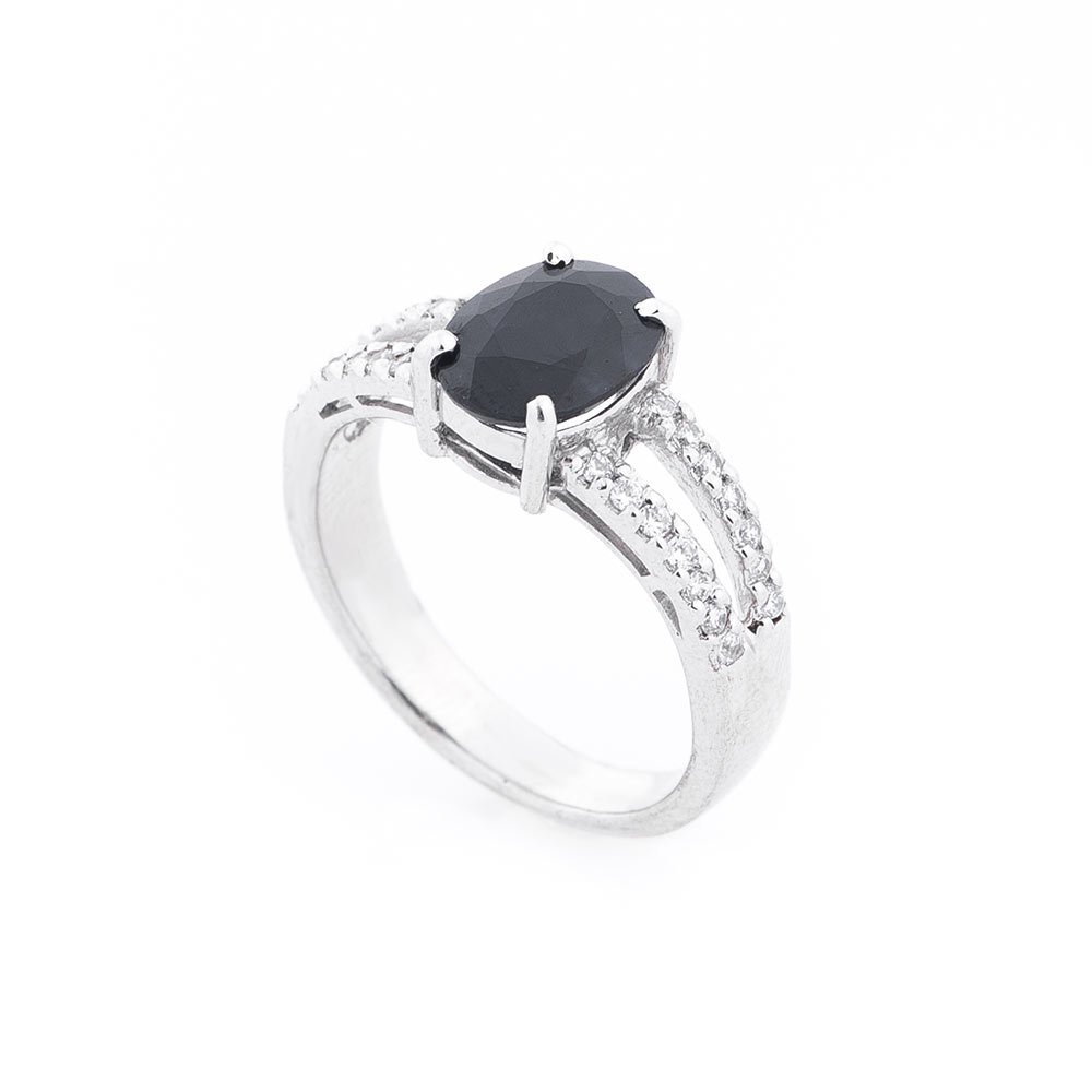 Серебряное кольцо (сапфир фианиты) от ювелирного магазина Оникс