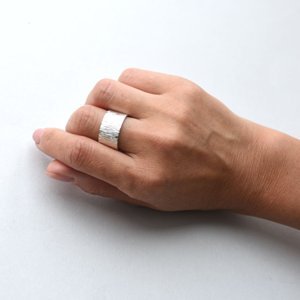 Широкое кольцо "Тропический ливень" в серебре - Оникс