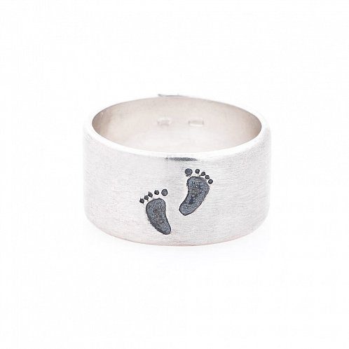 Серебряное кольцо Ножки младенца чернение от ювелирного магазина Оникс