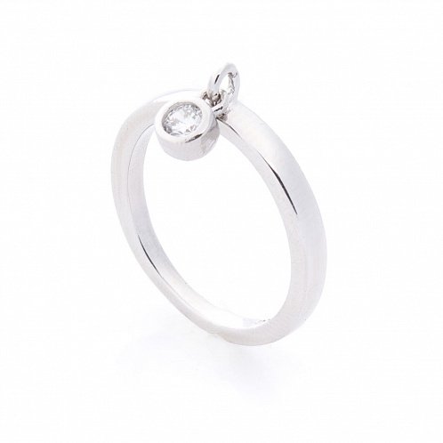 Серебряное кольцо с фианитом родированое от ювелирного магазина Оникс