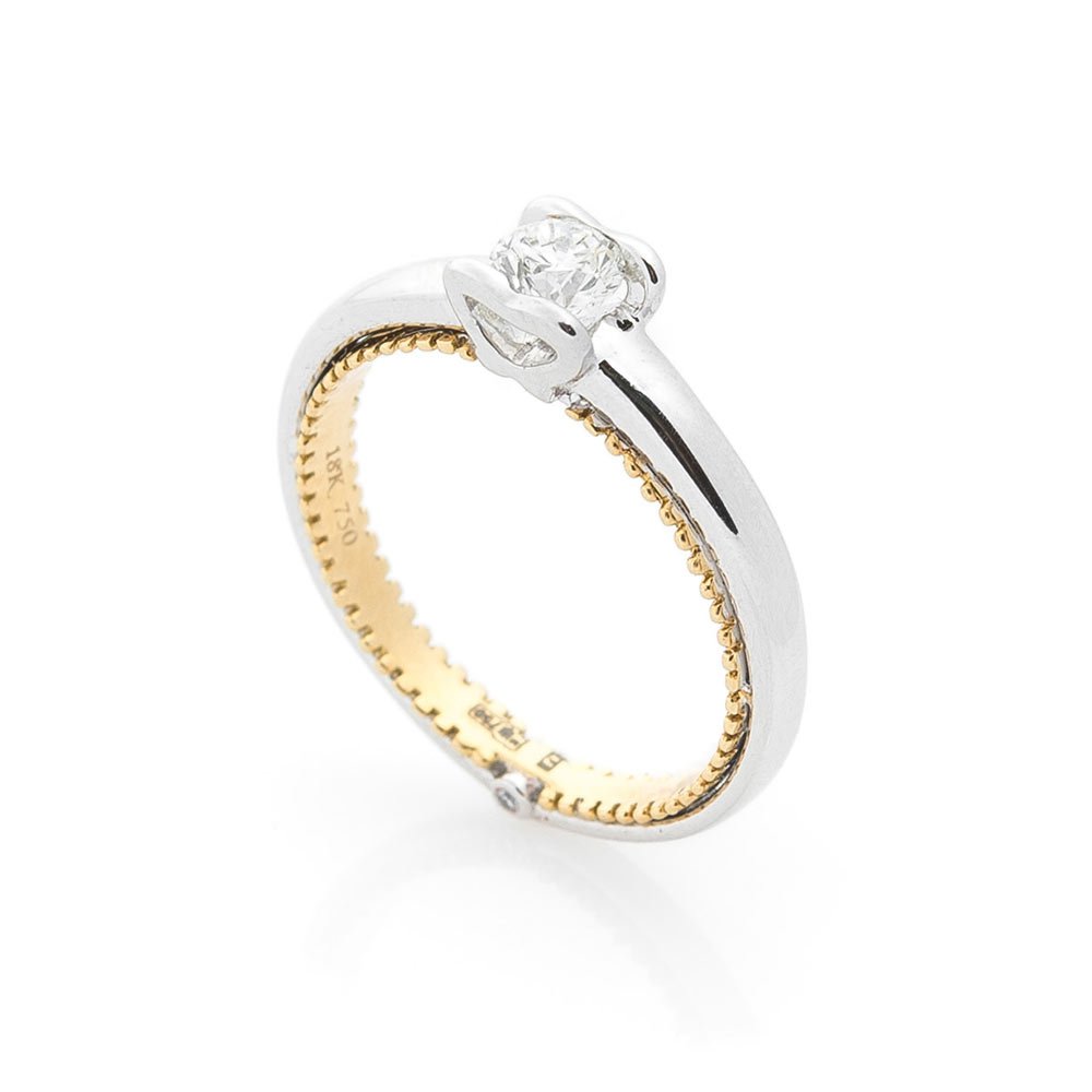 Золотое кольцо с бриллиантами1 от ювелирного магазина Оникс