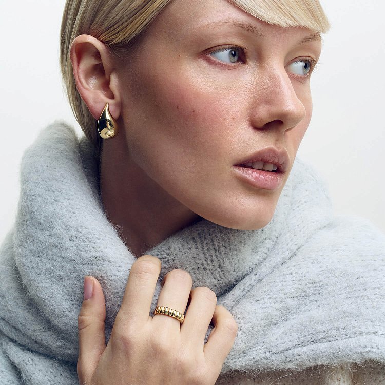 Серьги "Megan" в желтом золоте (Small) с09085 от ювелирного магазина Оникс - 4