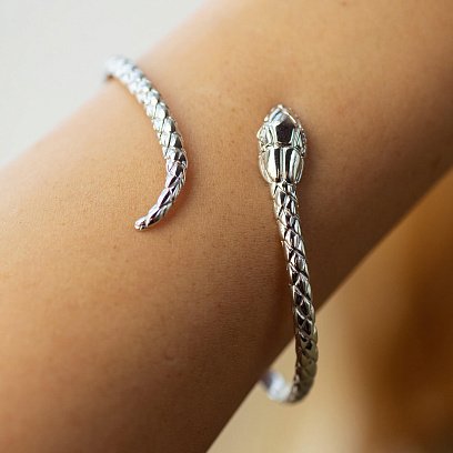 Жесткий браслет "Змея" в белом золоте (бриллианты) бб0038м №5