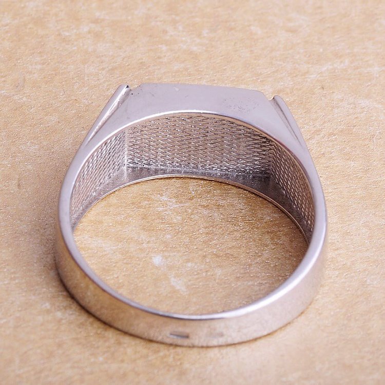 Чоловіча печатка срібна 111375 від ювелірного магазину Онікс - 1