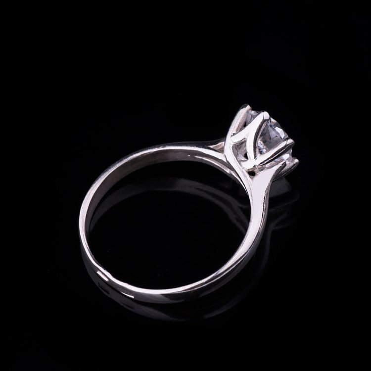 Серебряное кольцо с фианитом 11816 от ювелирного магазина Оникс - 2