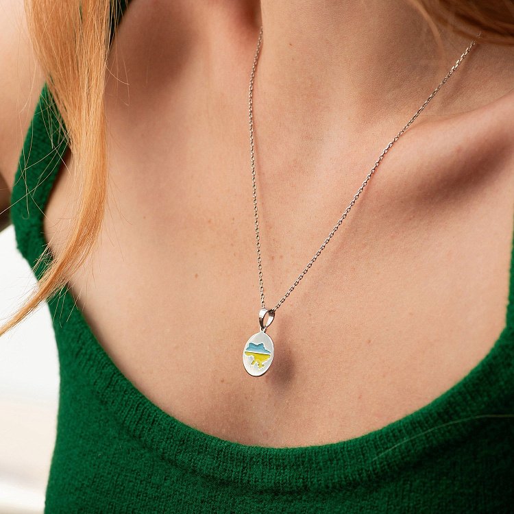 Серебряное колье "Карта Украины" с эмалью 940 от ювелирного магазина Оникс - 1