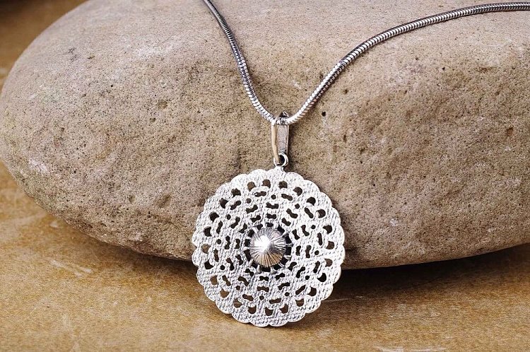 Мереживна підвіска (культ. прісн. перли) 13305 від ювелірного магазину Онікс - 1