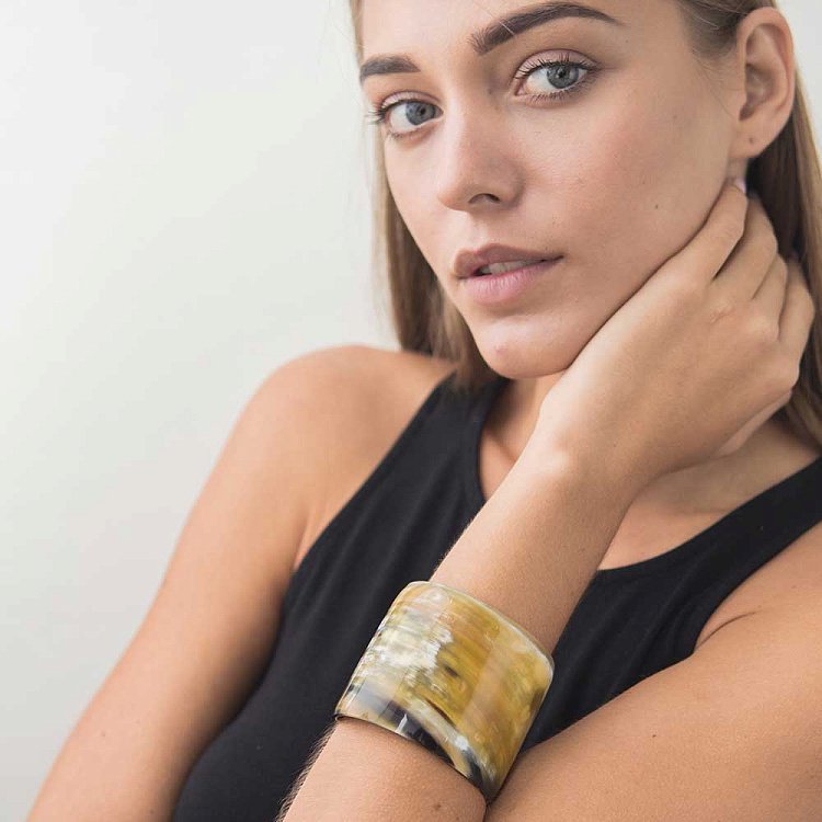 Браслет (рог) 514б10 Браслет (рог) 514б10 от ювелирного магазина Оникс