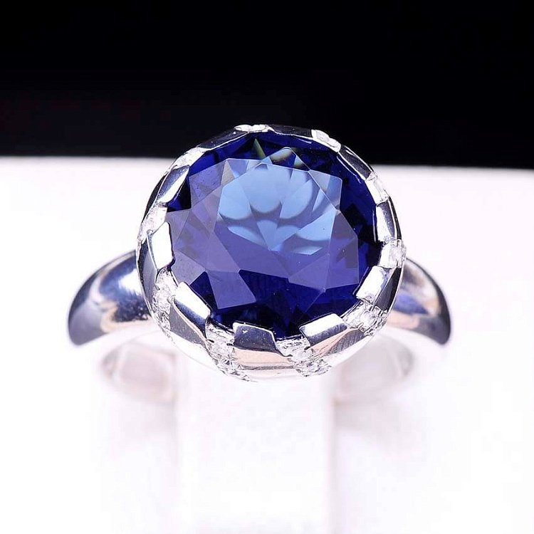 Серебряное кольцо с фианитами 111585 от ювелирного магазина Оникс - 6