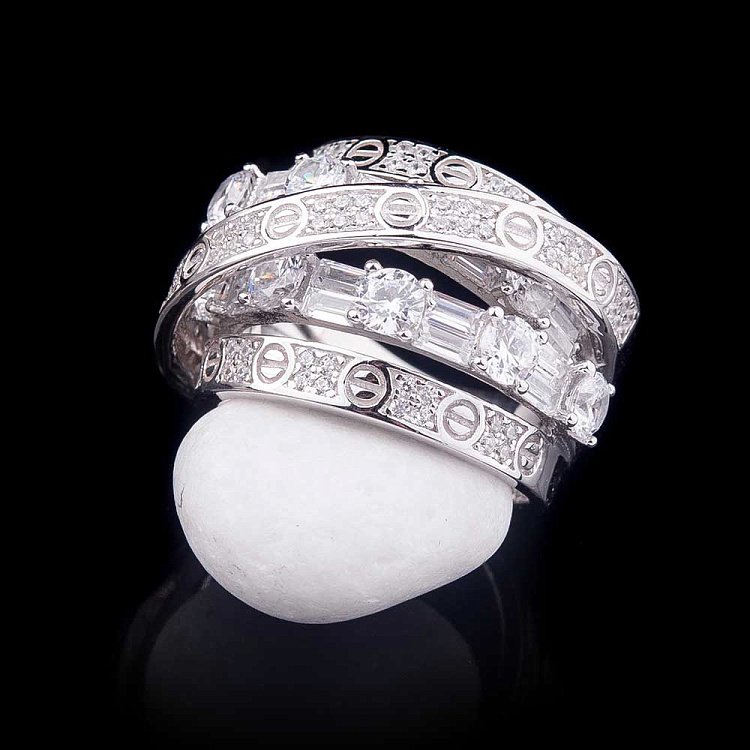 Серебряное кольцо с фианитами 111820 от ювелирного магазина Оникс - 2