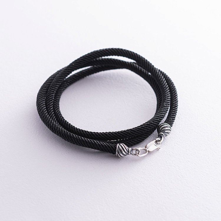 Шелковый шнурок с серебряной застежкой (4мм) 18450 от ювелирного магазина Оникс