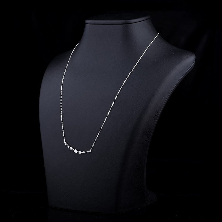 Серебряное колье с фианитами 18504 от ювелирного магазина Оникс - 1