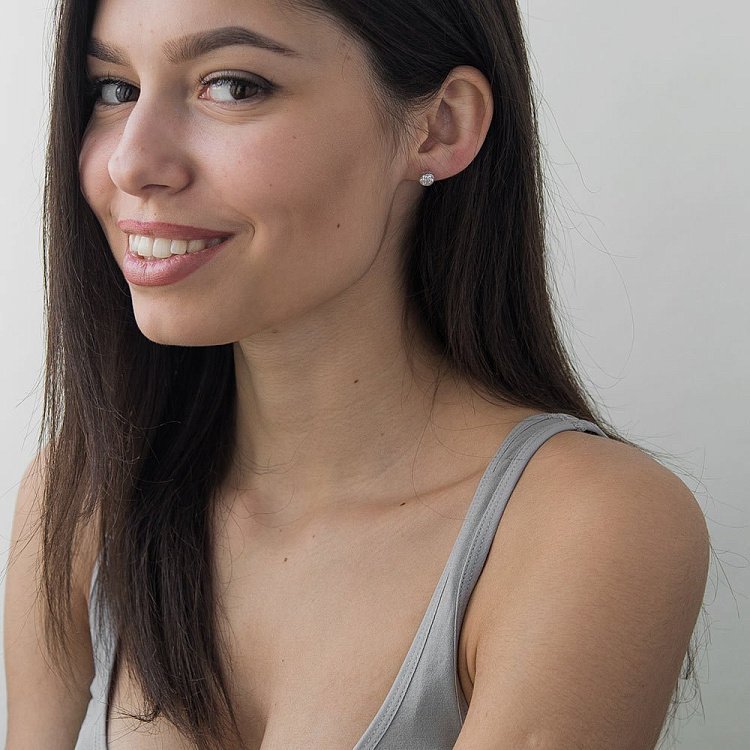 Золотые серьги-гвоздики с бриллиантами е0291б от ювелирного магазина Оникс - 2