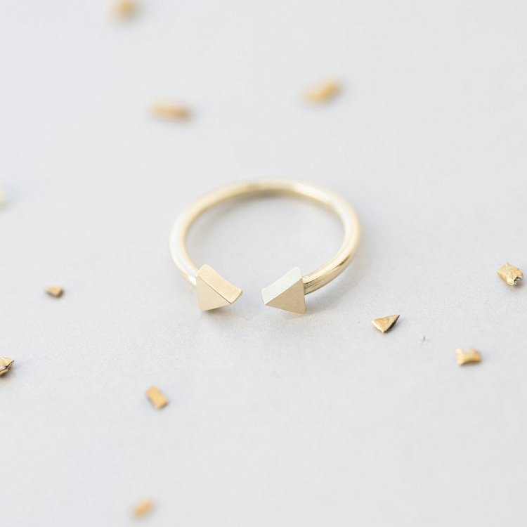 Золотое кольцо "Стрелки" к05487 от ювелирного магазина Оникс - 2