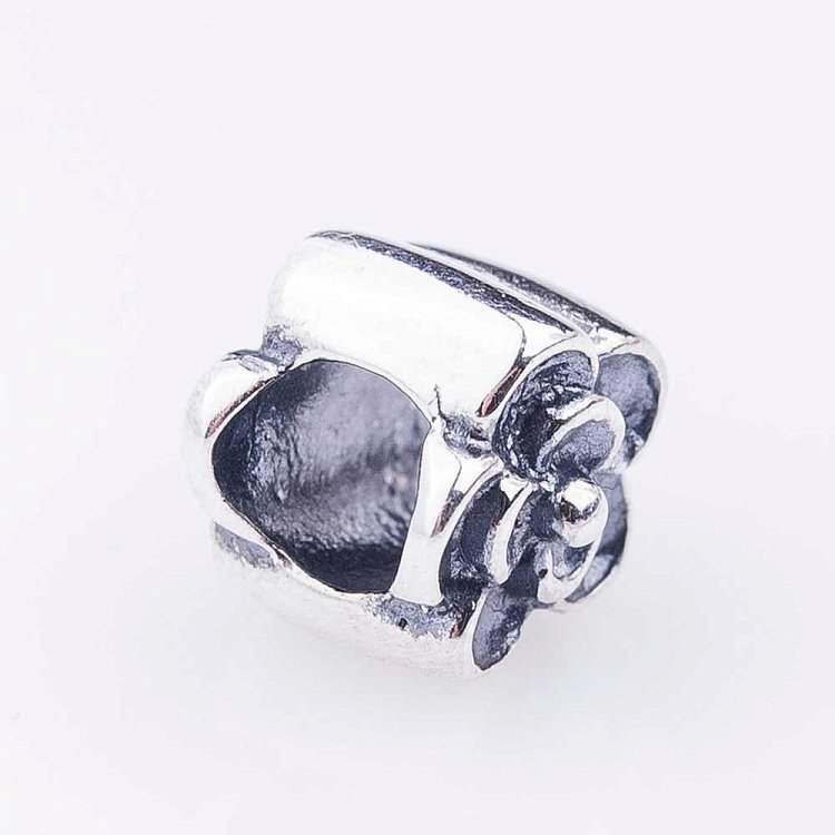 Серебряный шарм "Цветок" 132111 от ювелирного магазина Оникс - 2