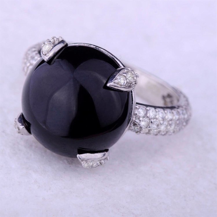 Жіноча каблучка з оніксом і фіанітами (родій) 111642 від ювелірного магазину Онікс - 2