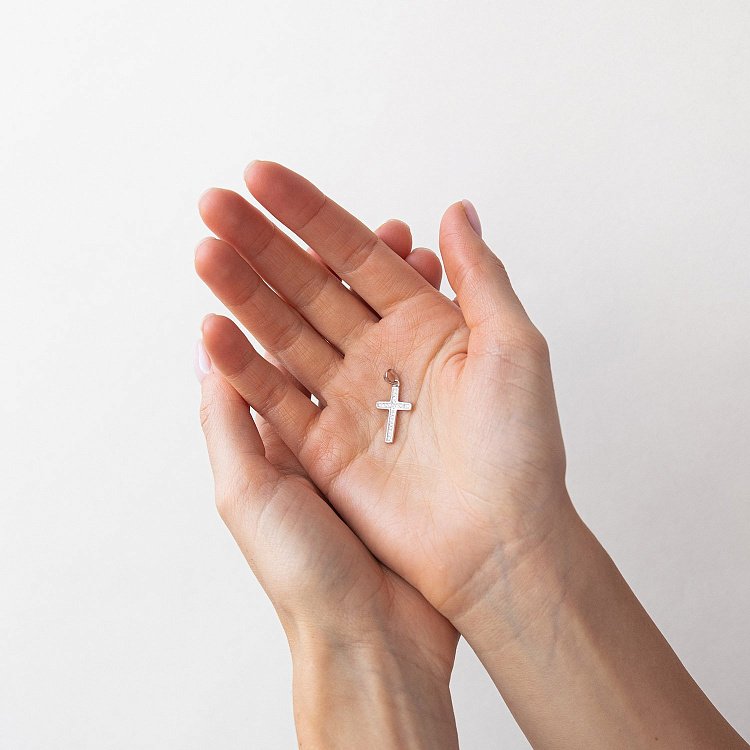 Крестик из серебра (родий ,фианиты) 131591 от ювелирного магазина Оникс - 1