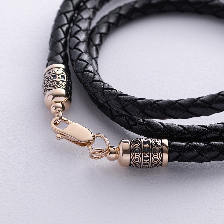 Кожаный шнурок с золотыми вставками кол01423 от ювелирного магазина Оникс - 1