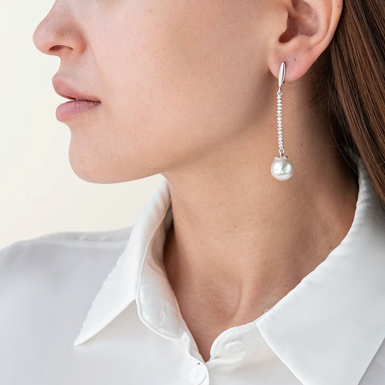 Срібні сережки (штучні перли, фіаніти) 121044 від ювелірного магазину Онікс - 1