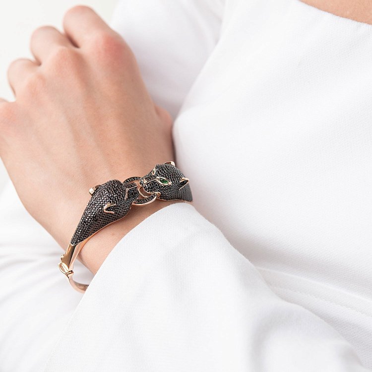 Жорсткий золотий браслет "Пантери" з фіанітами б04769 від ювелірного магазину Онікс - 4