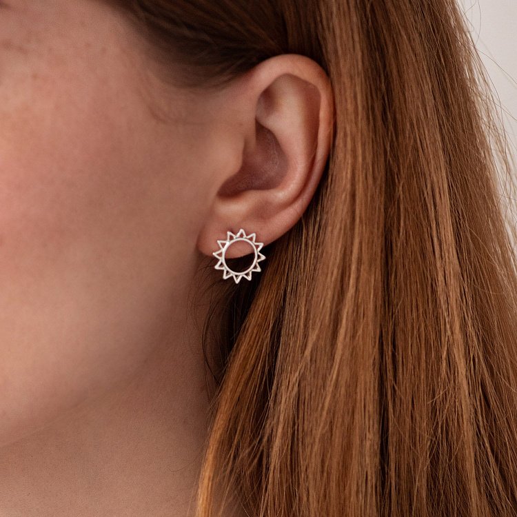 Серебряные серьги - пусеты "Солнце" 123205 от ювелирного магазина Оникс