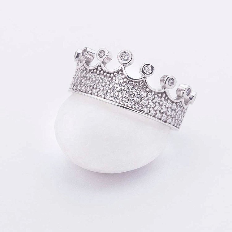 Золотое кольцо "Корона" с фианитами к04264 от ювелирного магазина Оникс