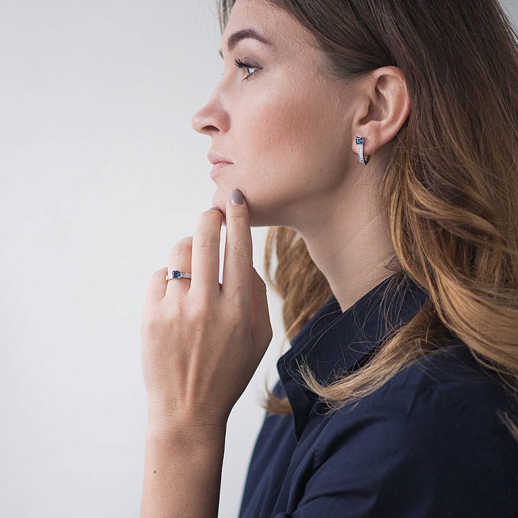 Золота каблучка з Лондон топазом і фіанітами 14026206 від ювелірного магазину Онікс - 4