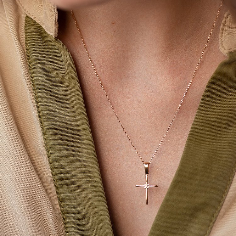 Золотое колье "Крестик" с фианитами кол02188 от ювелирного магазина Оникс - 1