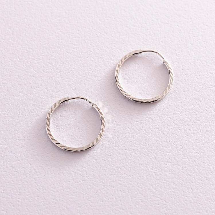 Сережки - кільця в білому золоті (1.8 см) с07797 від ювелірного магазину Онікс