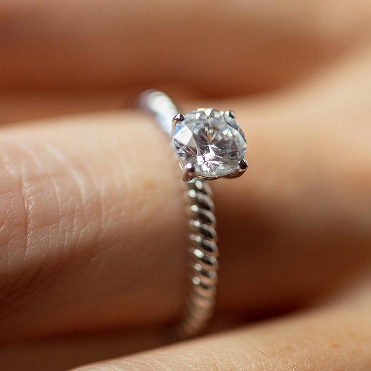 Заручальна золота каблучка з фіанітом к07639 від ювелірного магазину Онікс - 5