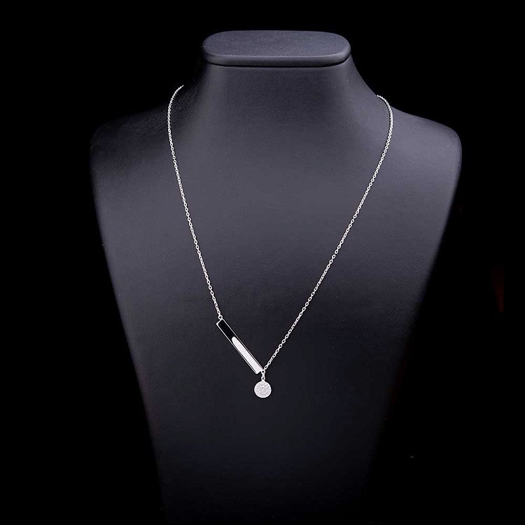 Серебряное колье с фианитами 18362 от ювелирного магазина Оникс - 1