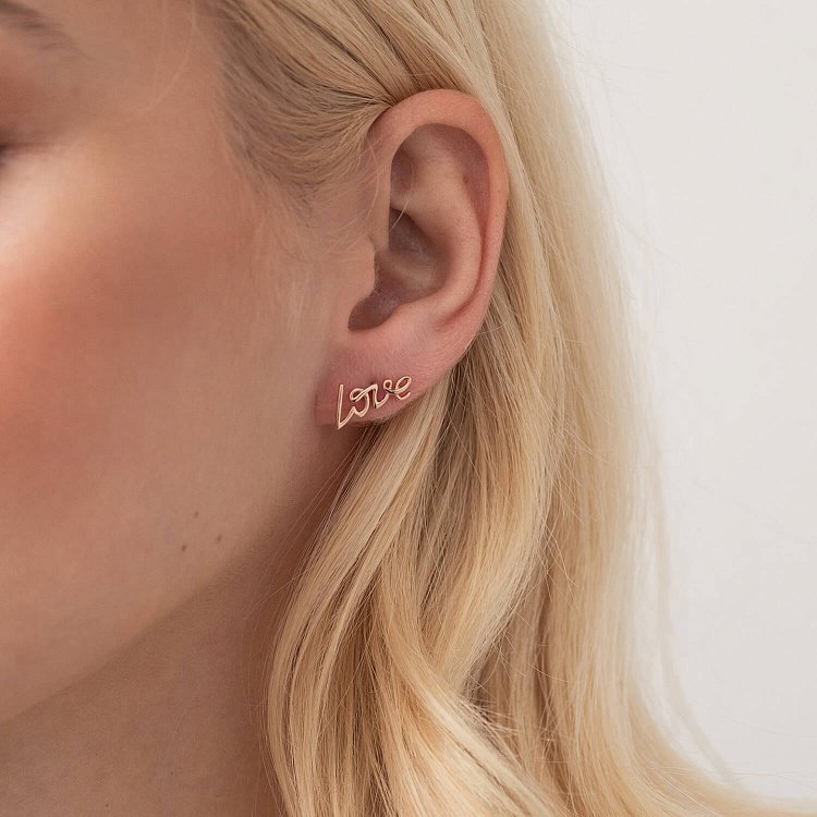 Сережки - пусети "Love" у червоному золоті с07636 від ювелірного магазину Онікс - 2