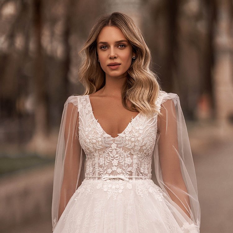 Сережки - пусети "Кругообіг" з фіанітами 1.2 см (біле золото) с08280 від ювелірного магазину Онікс - 5