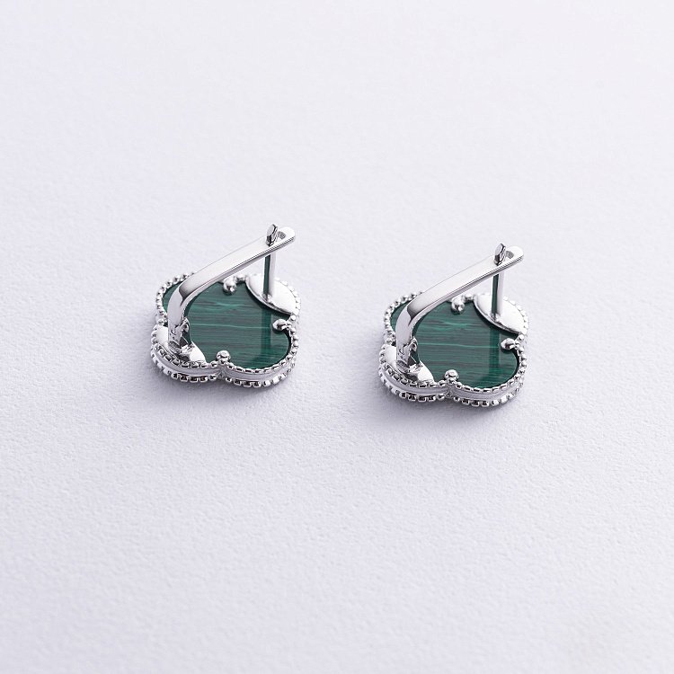 Сережки "Конюшина" з малахітом (біле золото) с07798 від ювелірного магазину Онікс - 2