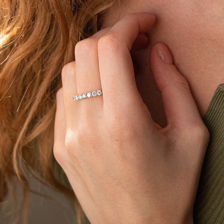 Золота каблучка з доріжкою каменів (діаманти) кб0440cha від ювелірного магазину Онікс - 4