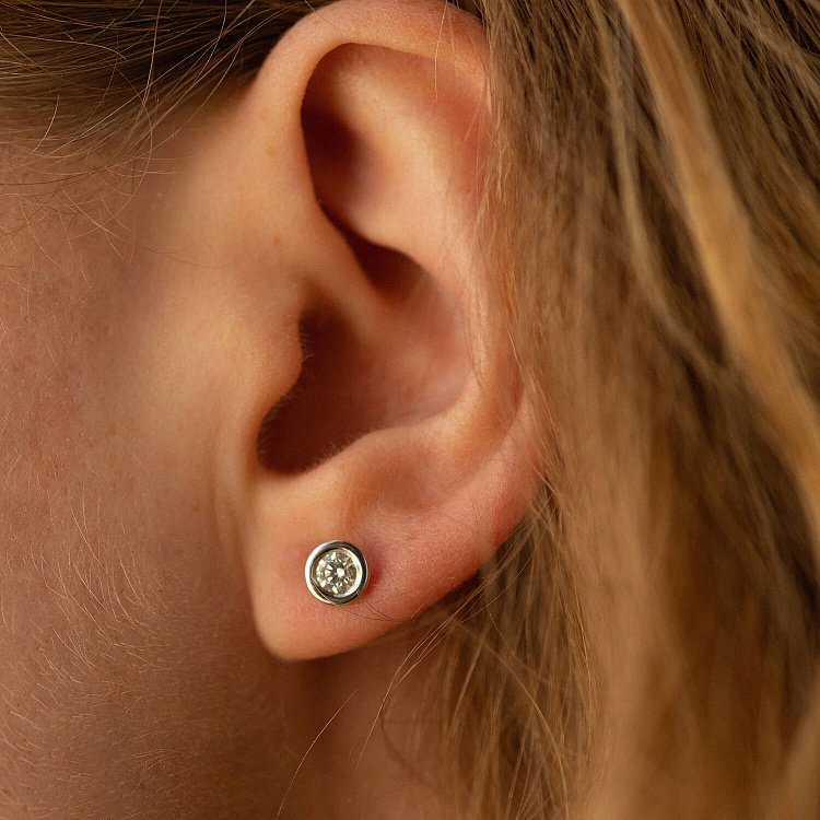 Серьги - пусеты с бриллиантами (белое золото) 330911121 от ювелирного магазина Оникс - 3