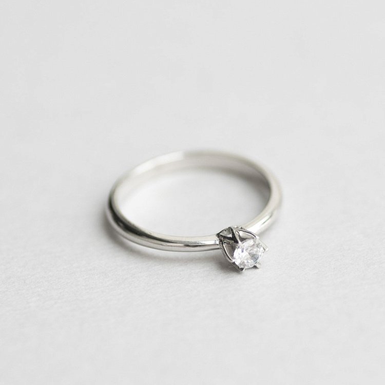 Золотое помолвочное кольцо (фианит) к05981 от ювелирного магазина Оникс - 5