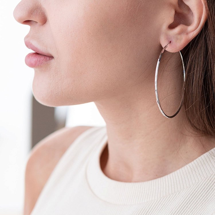 Сережки - кільця в сріблі (6.0 см) 122945 від ювелірного магазину Онікс - 2