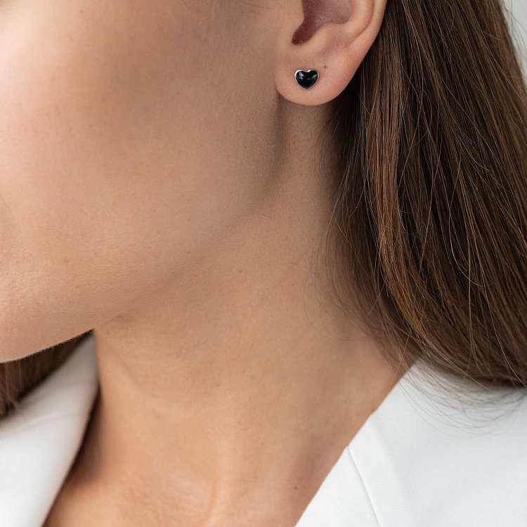 Серебряные серьги - пусеты "Сердечки" (эмаль) 122846 от ювелирного магазина Оникс - 1